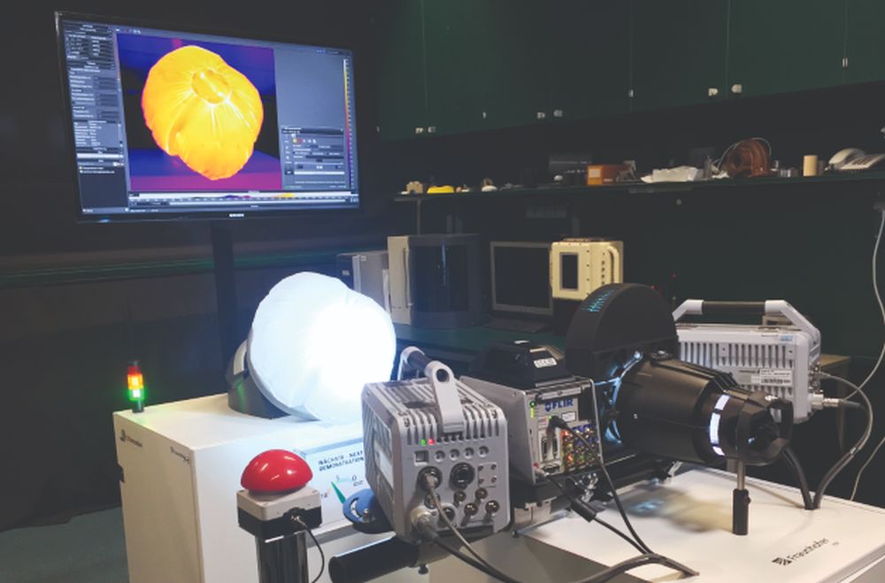 Messaufbau für High-Speed-3D-Thermografie mit FLIR Wärmebildkamera und Projektionssystem
