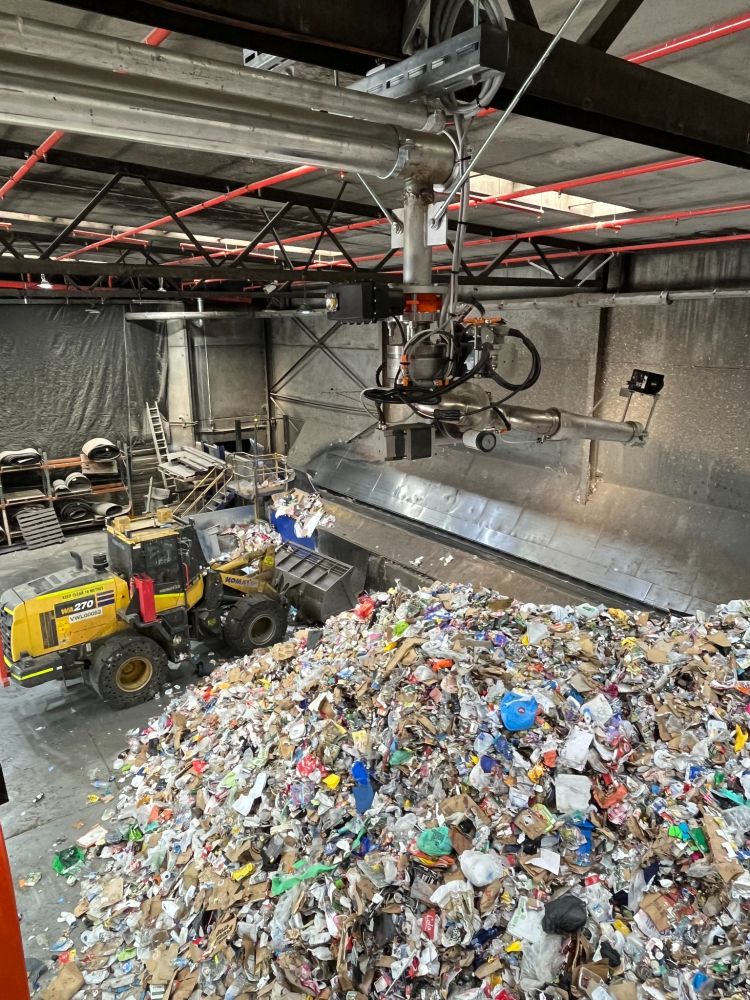 Fest installiertes Brandfrüherkennungssystem über Abfall in einer Recyclinganlage