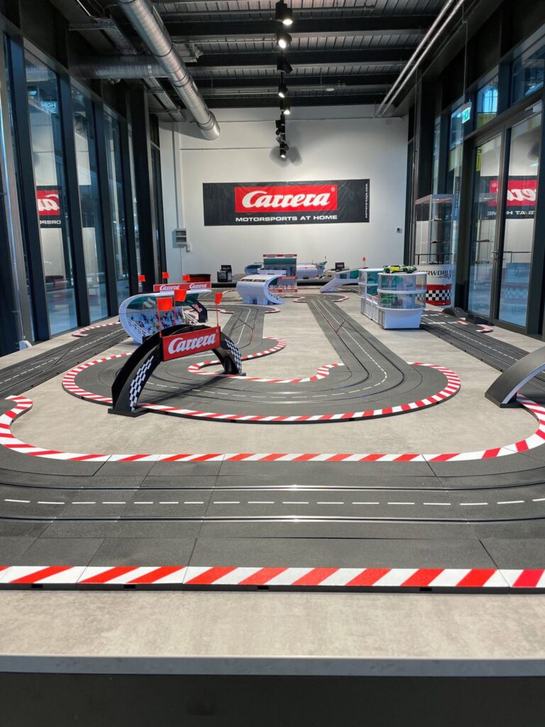 Motorworld München Carrera Bahn