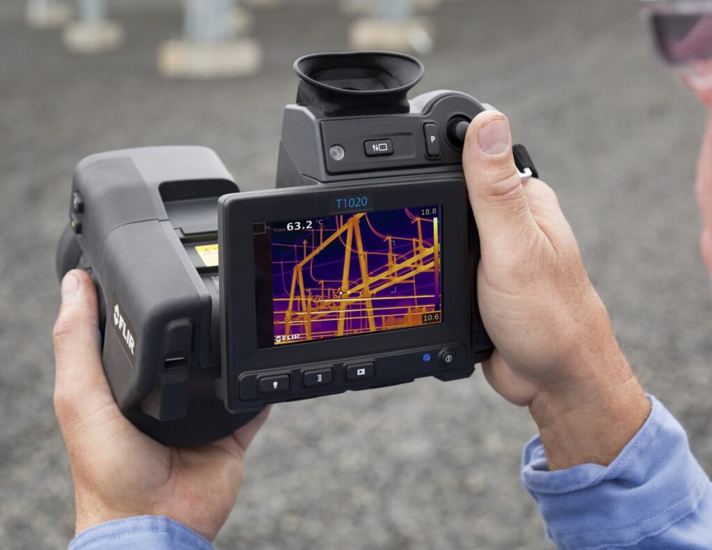 flir-t1k-highend-waermebildkamera-monitor