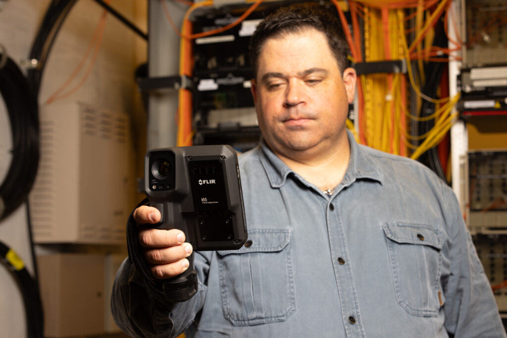 flir-ixx-app-electrical-inspection-front