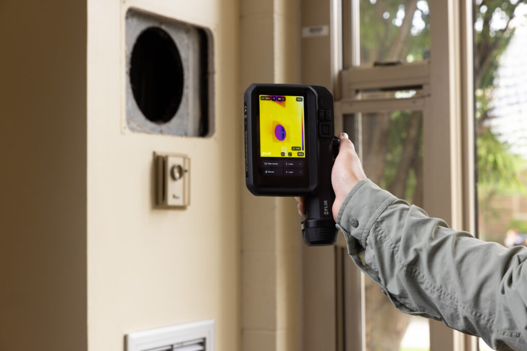 flir-ixx-app-hvac-closeup