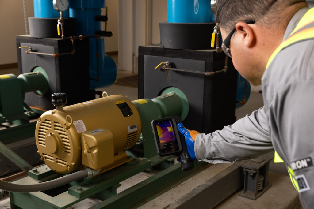 flir-ixx-app-motor-close-up