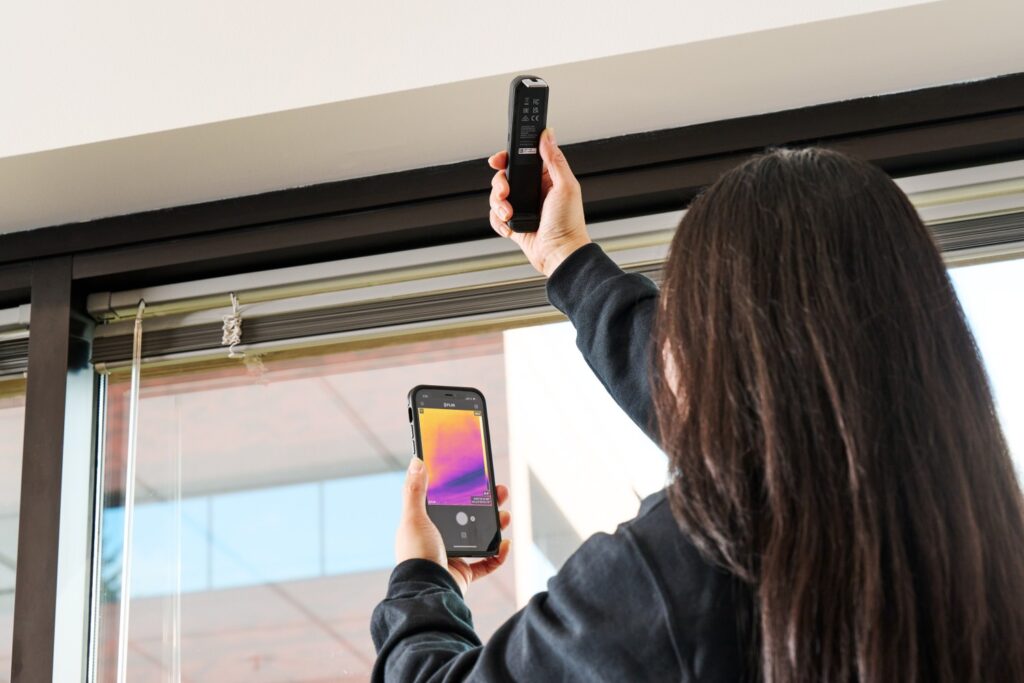 flir-one-edge-pro_building2.jpg