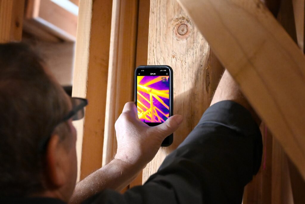 flir-one-edge_crawlspace